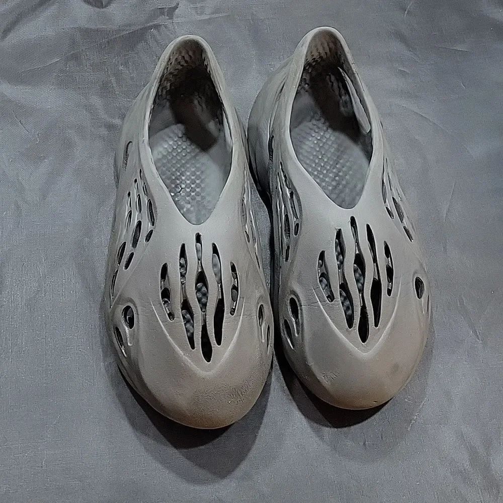 ADIDAS YEEZY FOAM RUNNER 'STONE SAGE (TD) - Picture 5 of 16